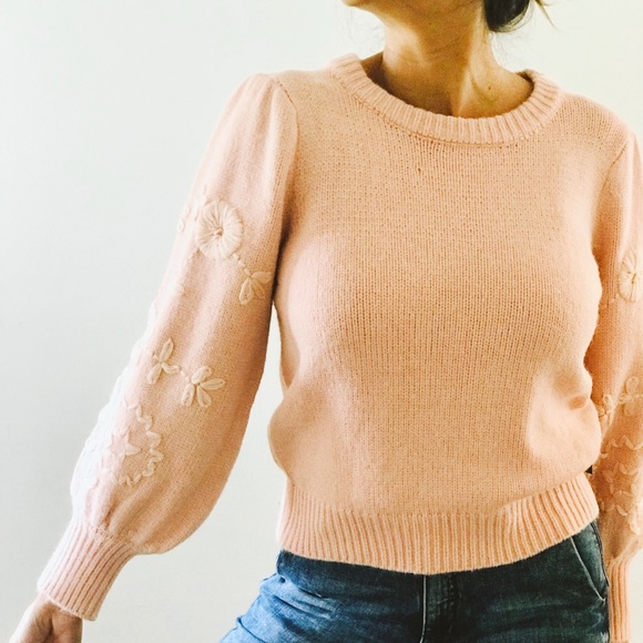 NWT pink embroidered sweater size Medium - Picture 6 of 7